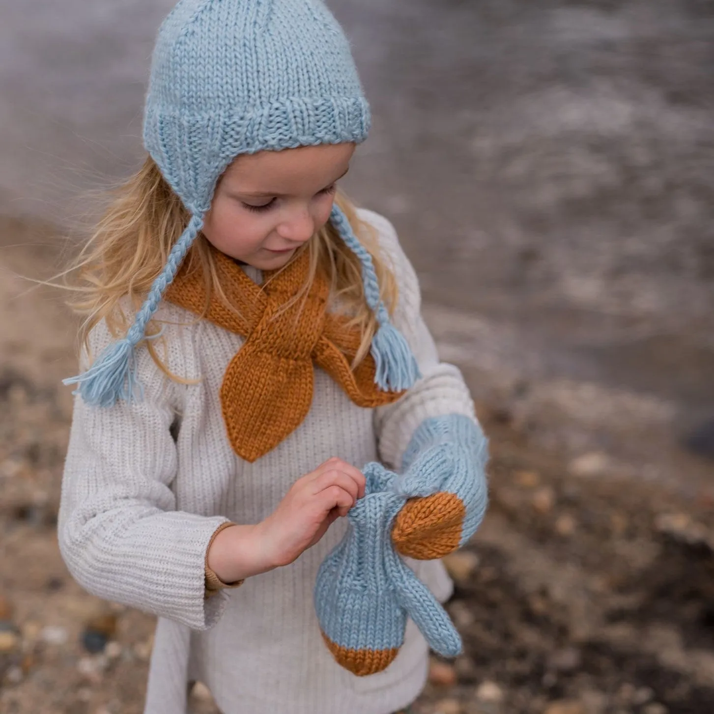 Acorn Kids: Sunrise Mittens Blue