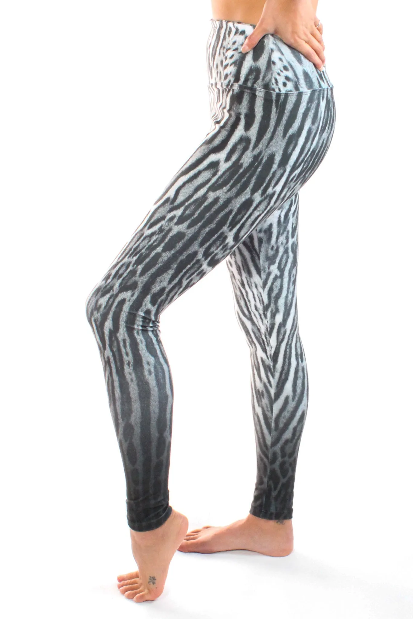 Black and White Ocelot (Leopard) Print High Compression Legging