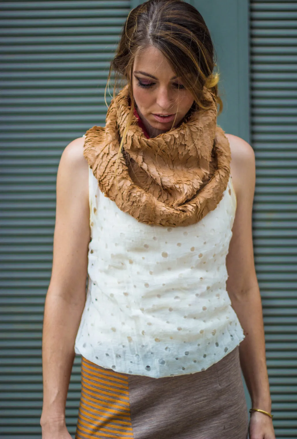 COLLAR SCARF · acorn feather fur